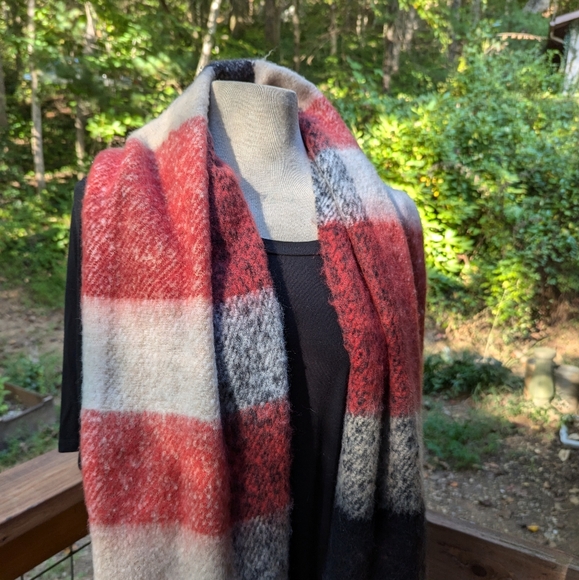 Oversized Plaid Fuzzy Scarf with Big Fringe - Picture 9 of 9
